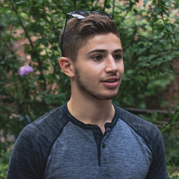 Meet your Posher, Matteo - Picture 1 of 1